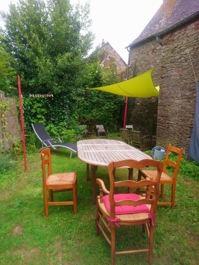 Chambre D'Art Bed & Breakfast Josselin Exterior photo